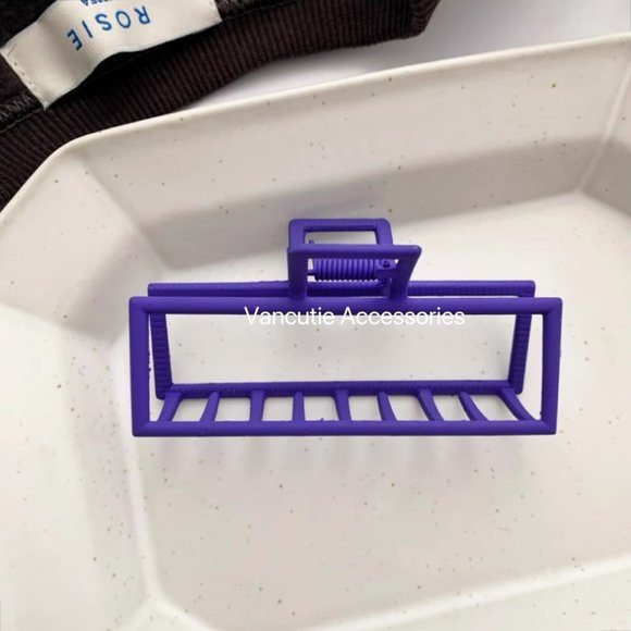 Cool Geometric Purple Hair Claw - Picture 2 of 2